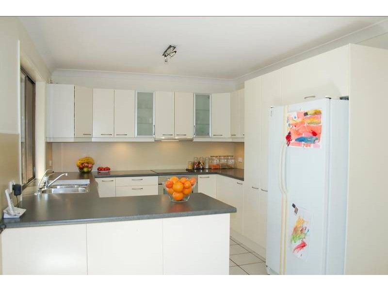 16 Burgundy Court, Highland Park QLD 4211