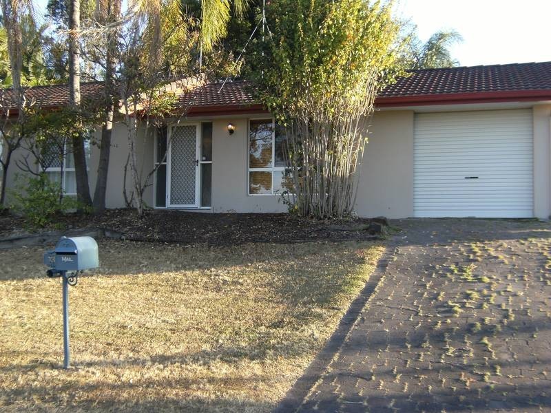 13 Perth Square, Highland Park QLD 4211