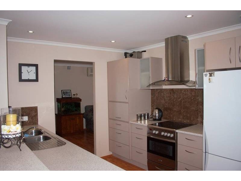 50 Alexander Drive, Highland Park QLD 4211