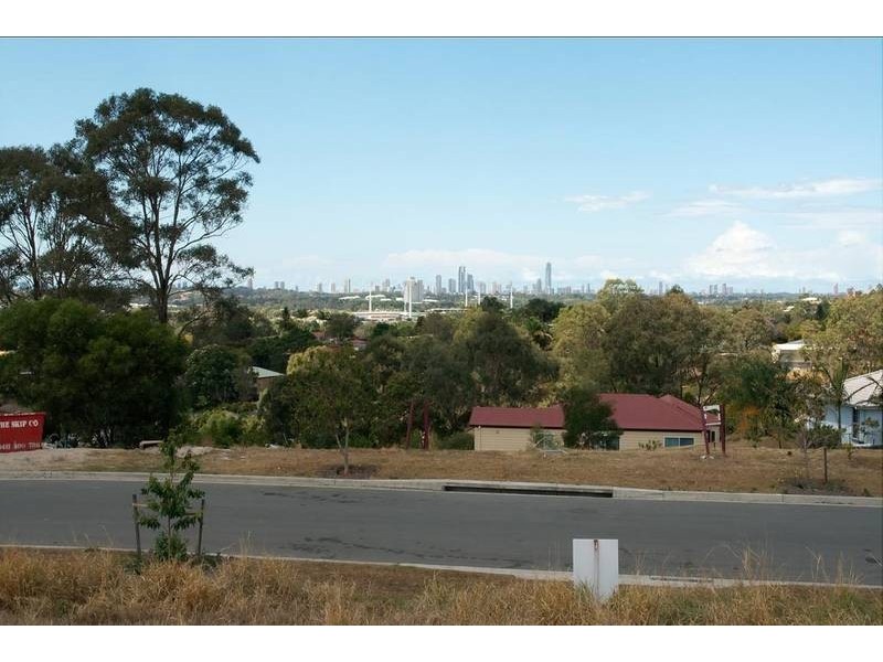 7 Therese Mary Avenue, Carrara QLD 4211