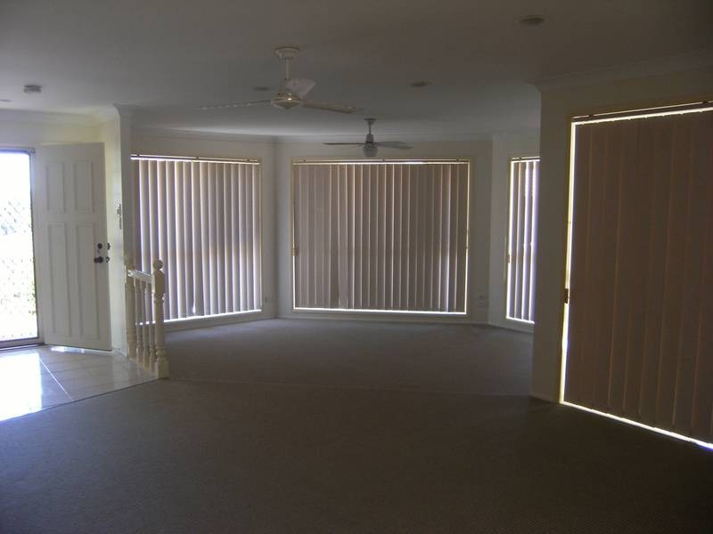 26 Armstrong Way, Highland Park QLD 4211
