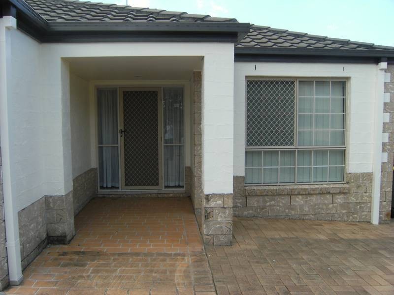 2/83 Kincaid Drive, Highland Park QLD 4211