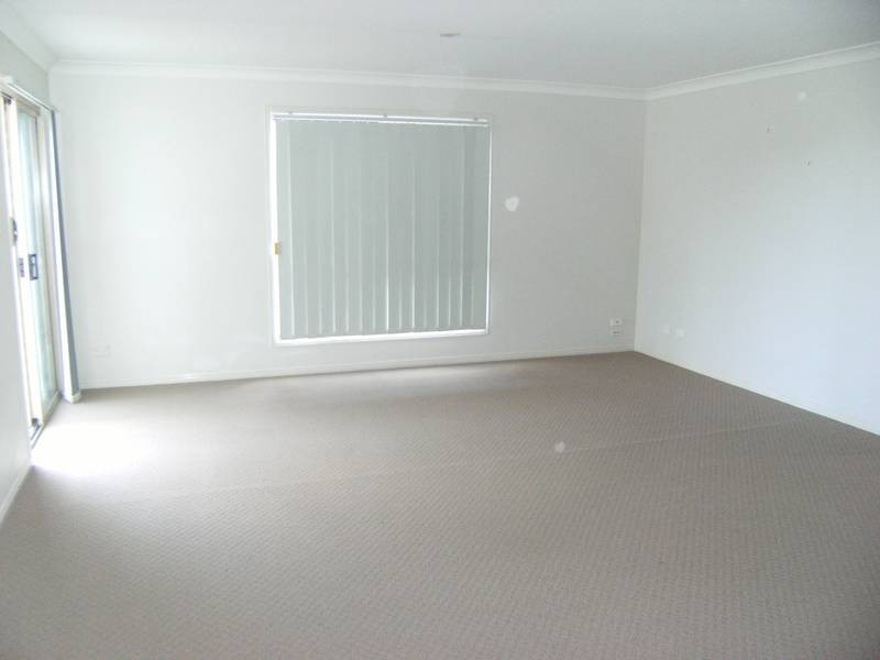 2/83 Kincaid Drive, Highland Park QLD 4211