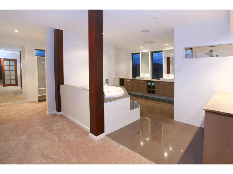 11 John Francis Drive, Carrara QLD 4211