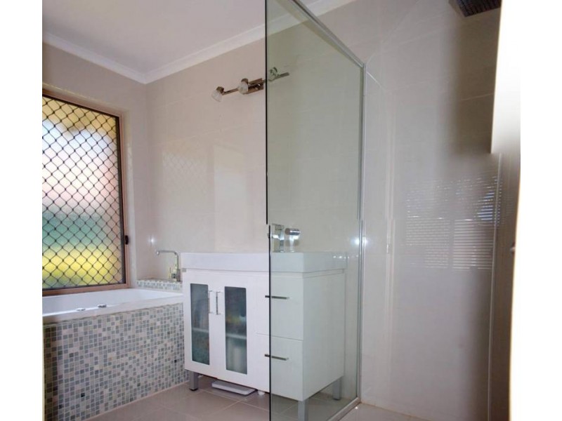 6 Matheson Court, Carrara QLD 4211