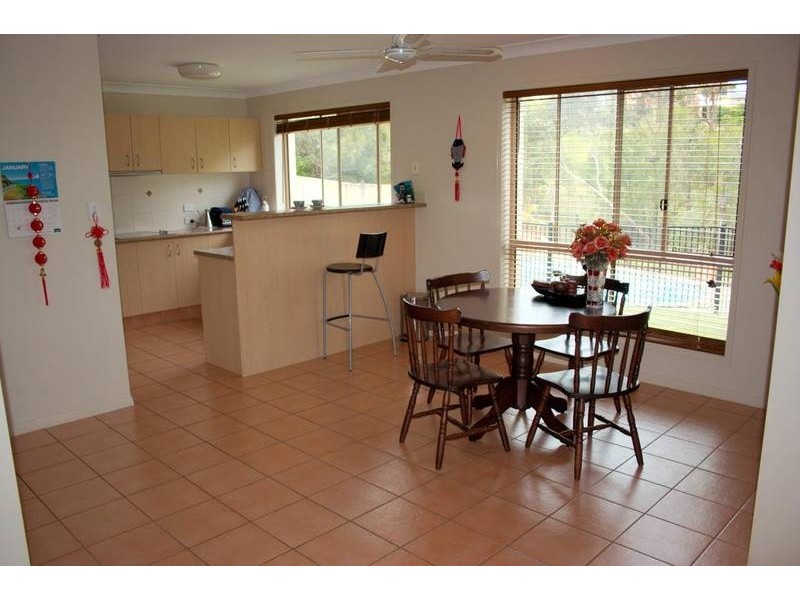 18 Golden Bear Drive, Arundel QLD 4214