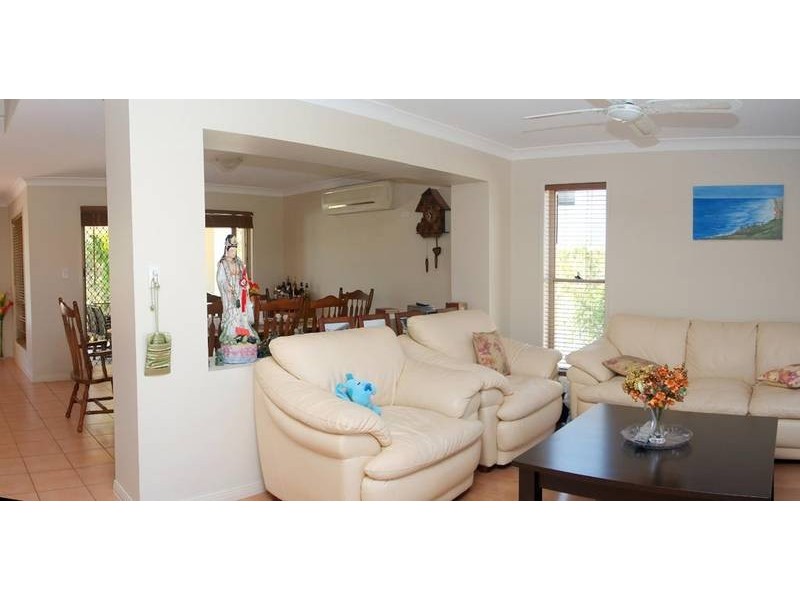 18 Golden Bear Drive, Arundel QLD 4214
