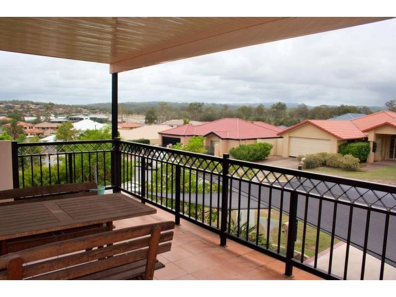 18 Golden Bear Drive, Arundel QLD 4214