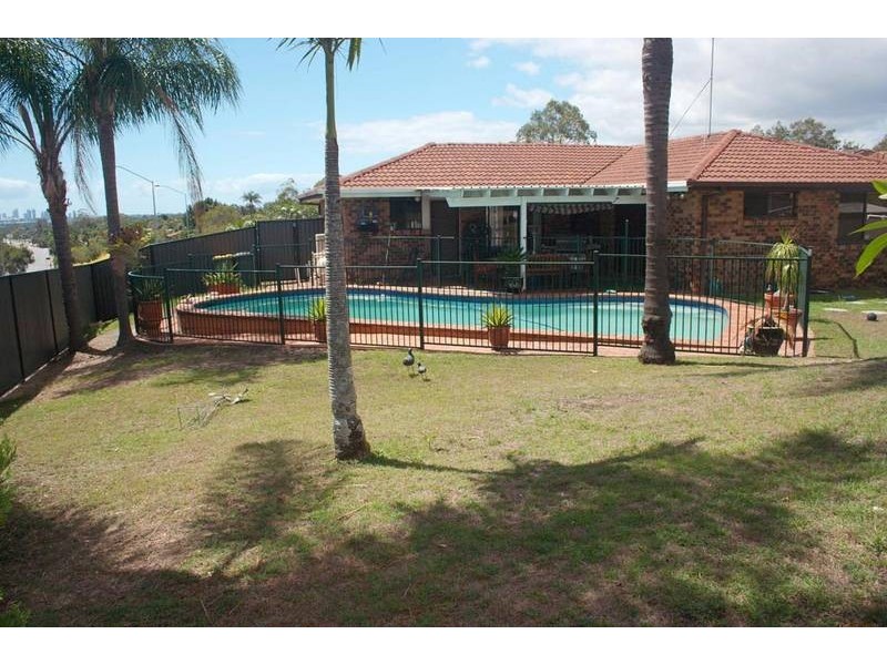 50 Alexander Drive, Highland Park QLD 4211