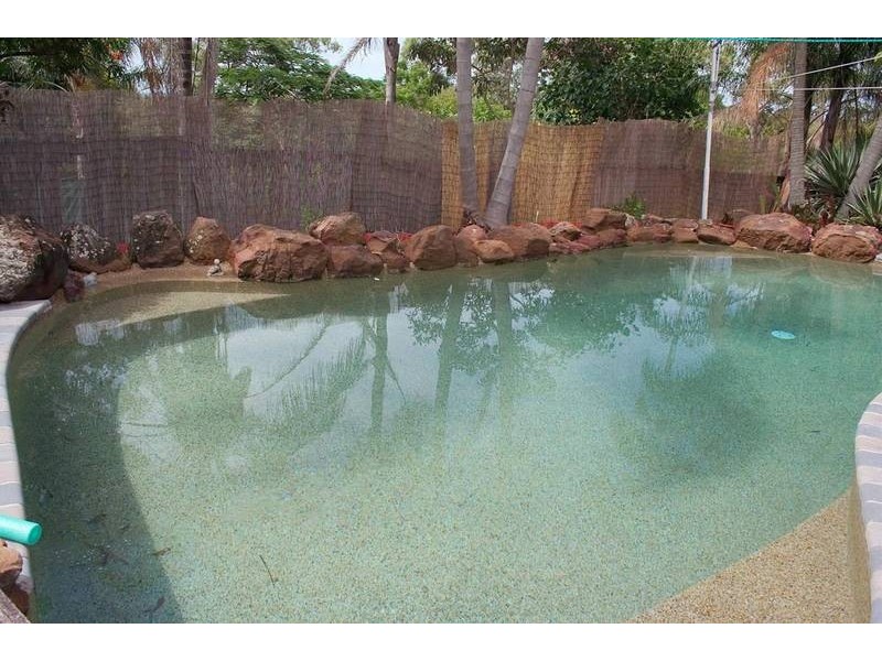 Gaven QLD 4211