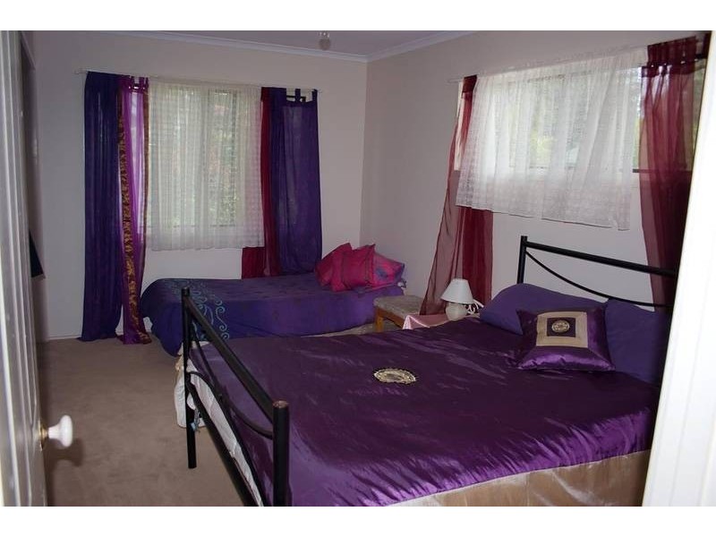 Gaven QLD 4211