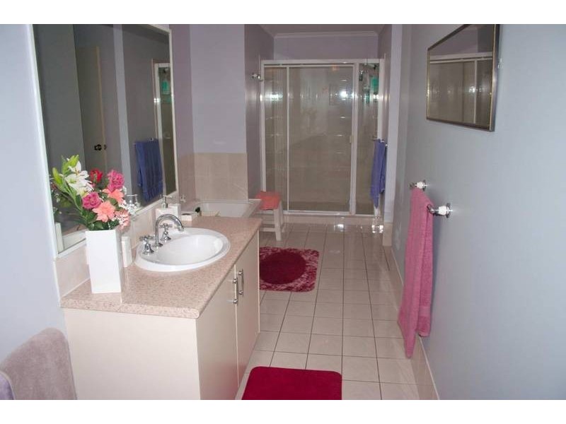 Highland Park QLD 4211