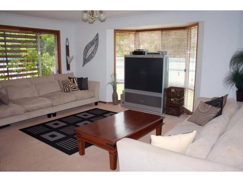 1 Lauder Court, Highland Park QLD 4211