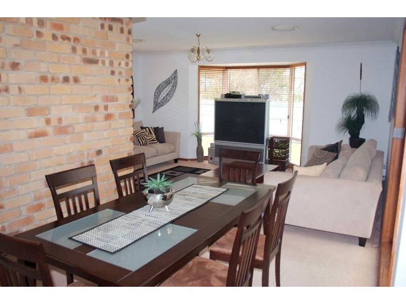 1 Lauder Court, Highland Park QLD 4211