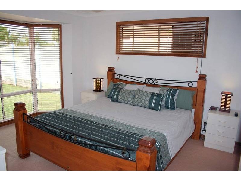 1 Lauder Court, Highland Park QLD 4211