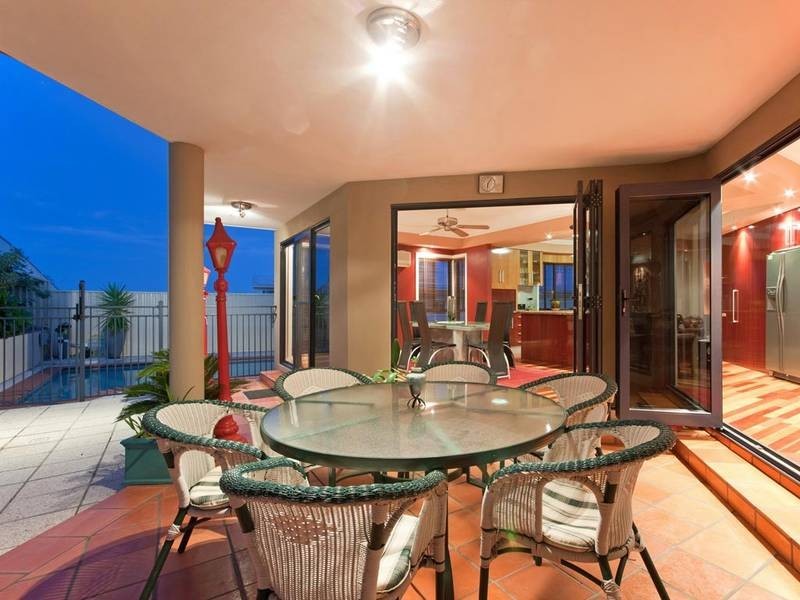 30 Ballah Crescent, Highland Park QLD 4211
