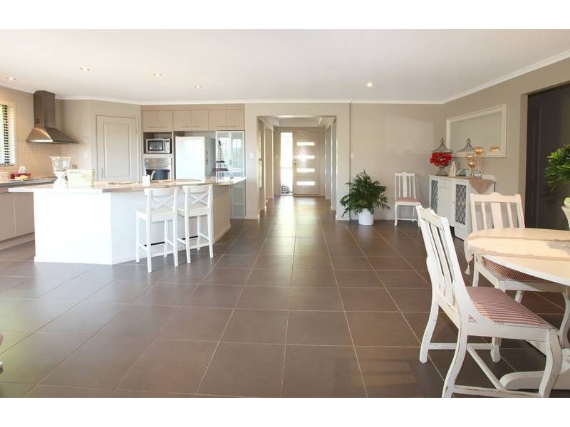 17 Moondani Drive, Nerang QLD 4211