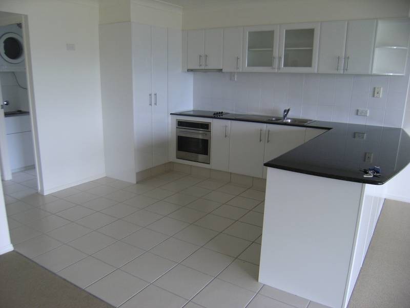 8/2 Ridgeline Way, Highland Park QLD 4211