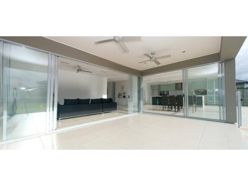 8 Corymbia Way, Molendinar QLD 4214