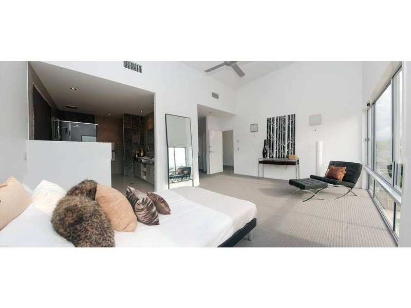 8 Corymbia Way, Molendinar QLD 4214