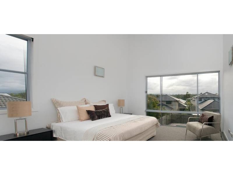 8 Corymbia Way, Molendinar QLD 4214