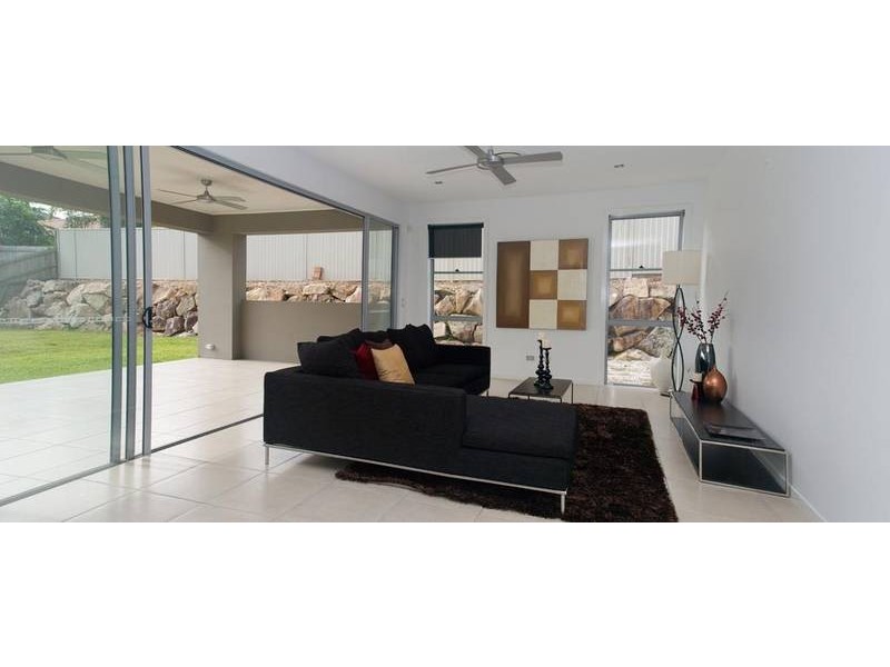 8 Corymbia Way, Molendinar QLD 4214