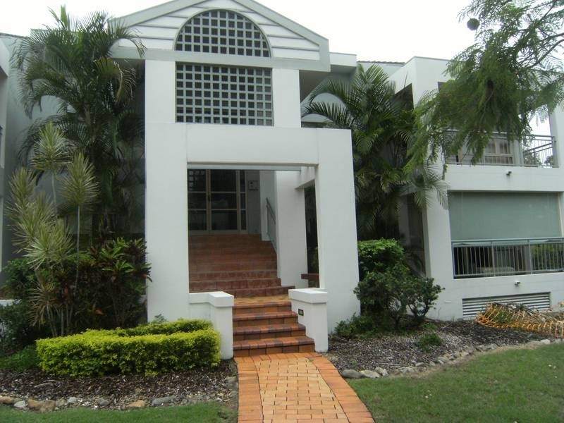 21/76 Chichester Drive, Arundel QLD 4214