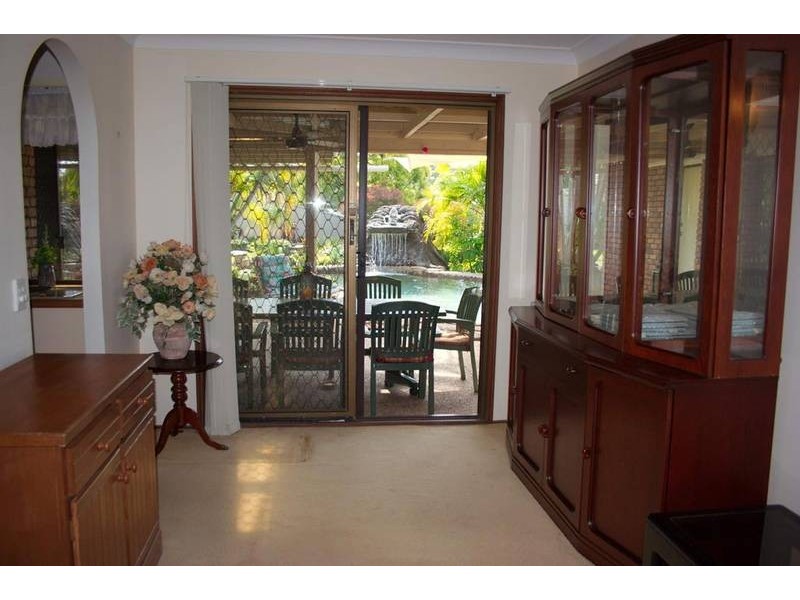 1 Burcott Court, Carrara QLD 4211