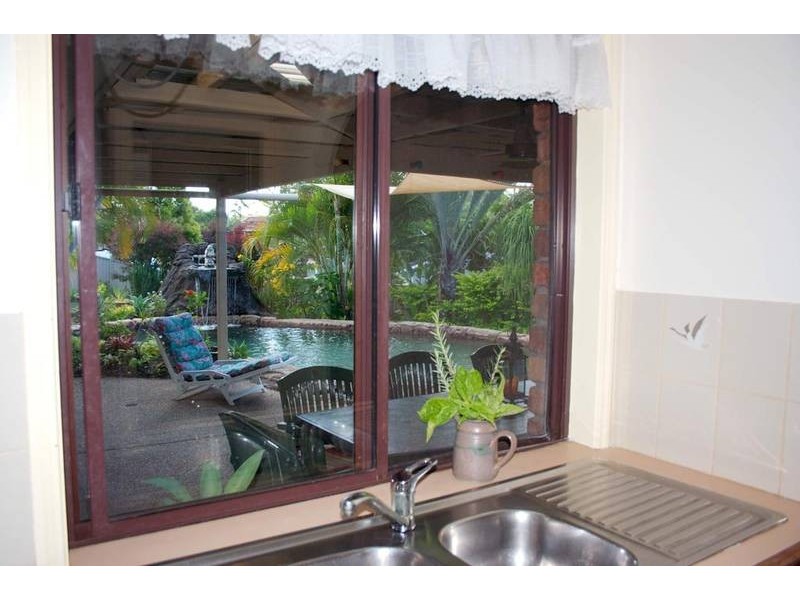 1 Burcott Court, Carrara QLD 4211