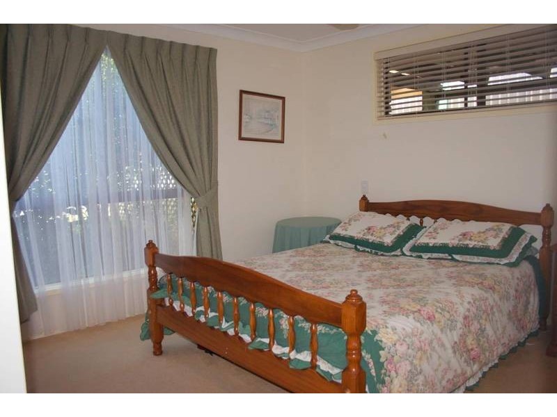 1 Burcott Court, Carrara QLD 4211
