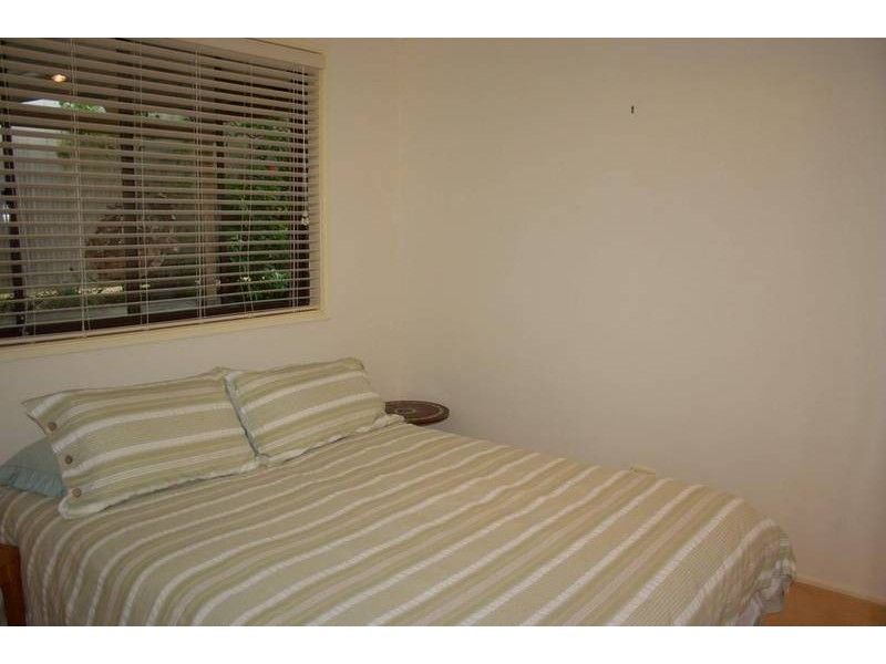 1 Burcott Court, Carrara QLD 4211