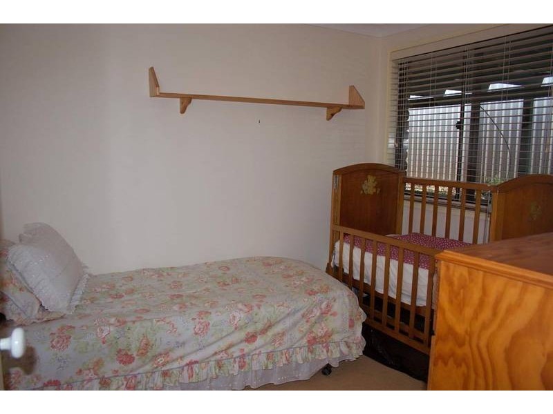 1 Burcott Court, Carrara QLD 4211