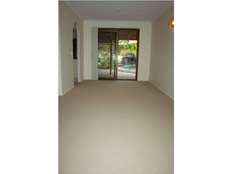 1 Burcott Court, Carrara QLD 4211
