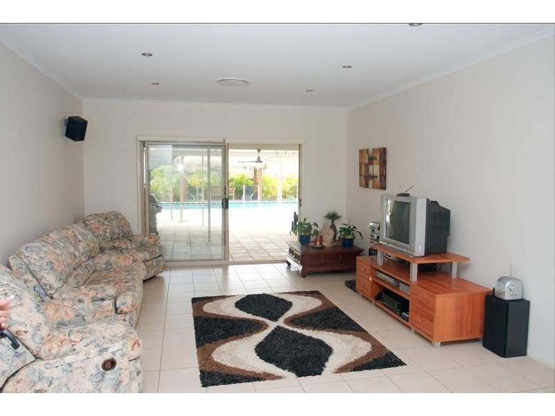 1 Willandra Court, Maudsland QLD 4210