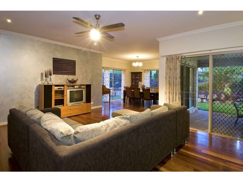 13 Barlee Place, Maudsland QLD 4210