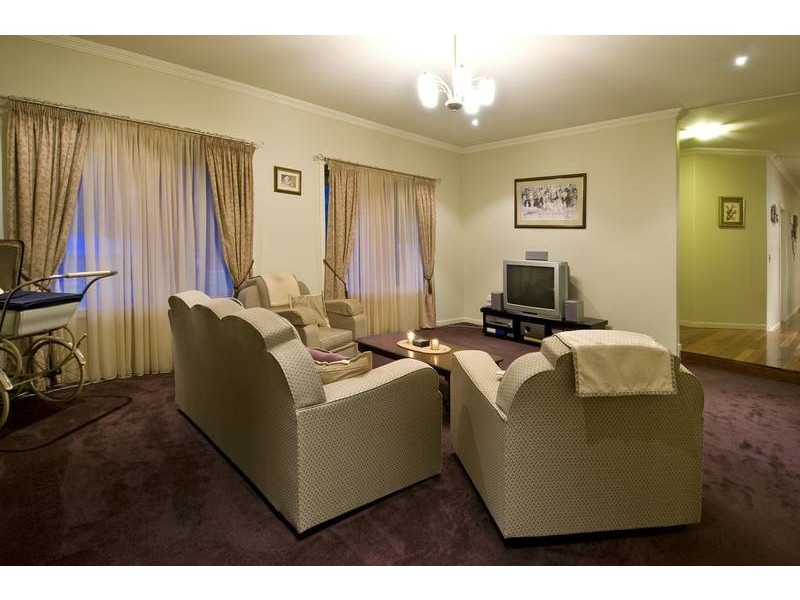13 Barlee Place, Maudsland QLD 4210