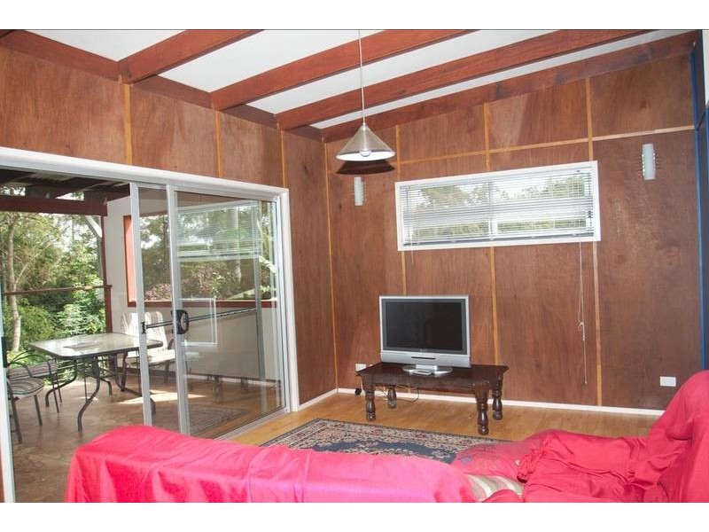 90 North Road, Lower Beechmont QLD 4211