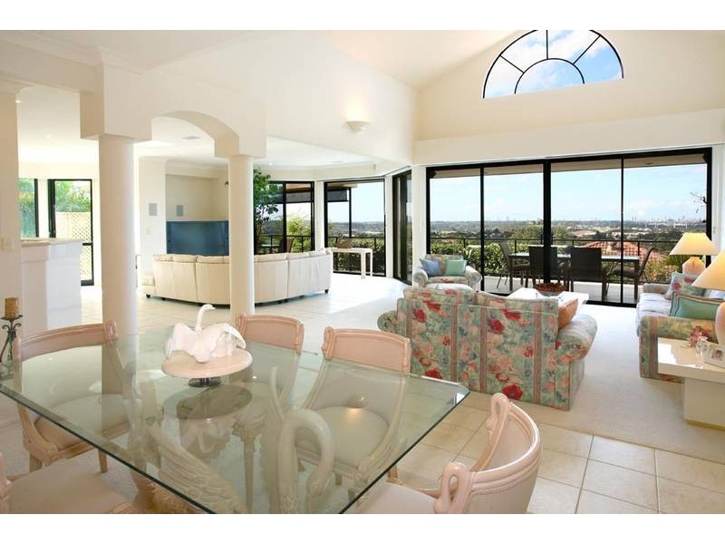 12 Bellavista Close, Highland Park QLD 4211
