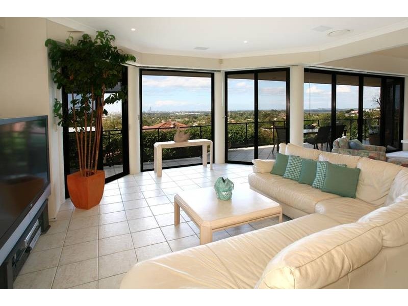 12 Bellavista Close, Highland Park QLD 4211