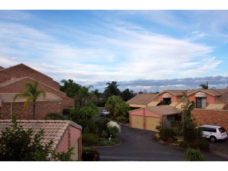 2/1 Kilpatrick Court, Highland Park QLD 4211