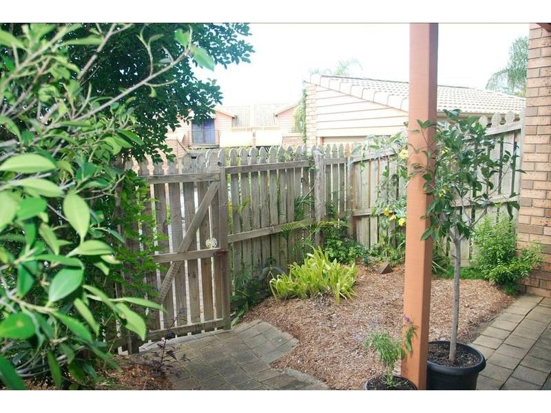 2/1 Kilpatrick Court, Highland Park QLD 4211