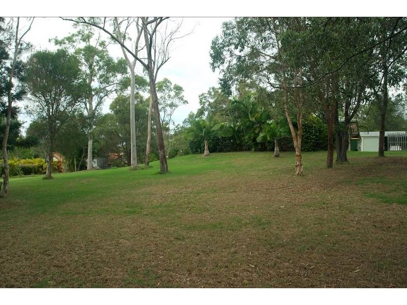 144 Castle Hill Drive North, Gaven QLD 4211