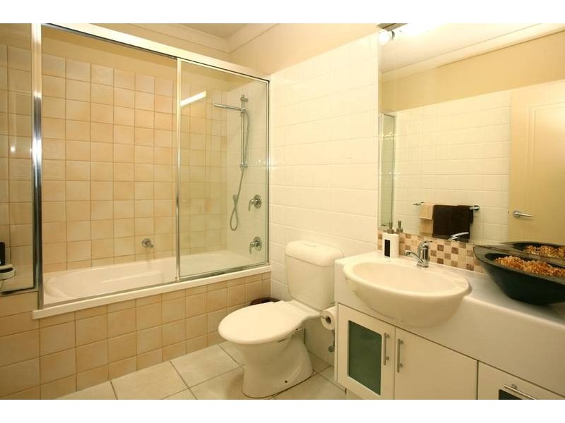 2082/1 The Vistas Drive, Carrara QLD 4211