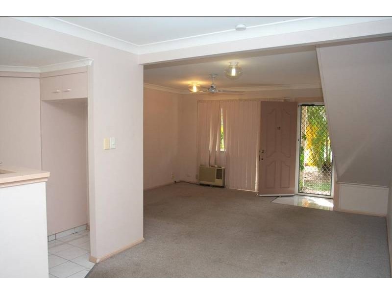 15/164 Alexander Drive, Highland Park QLD 4211