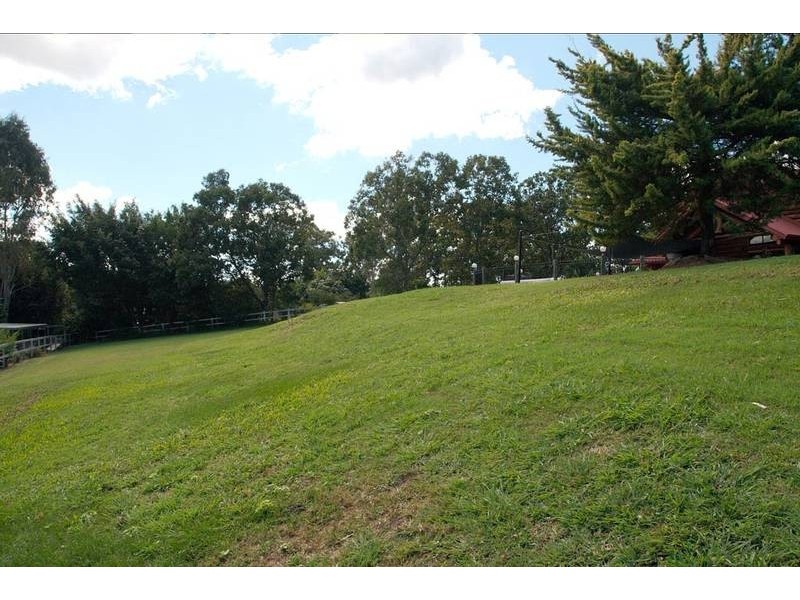 13 Birdlife Court, Nerang QLD 4211