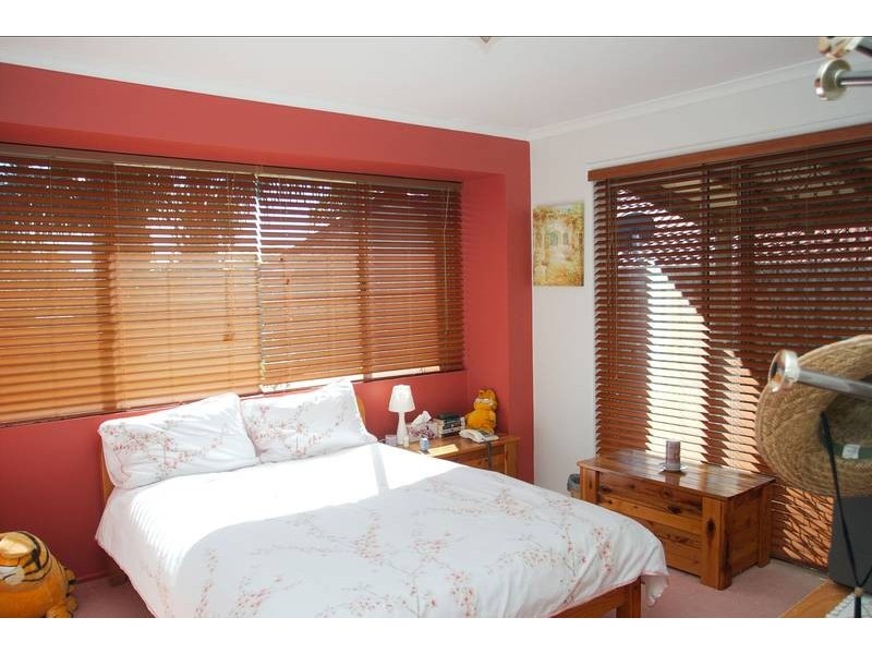 4 Garvie Place, Highland Park QLD 4211