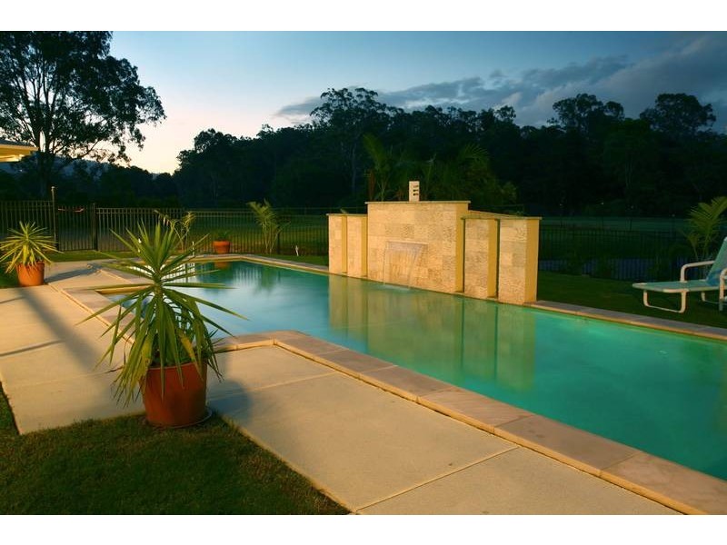 64 Worongary Road, Worongary QLD 4213