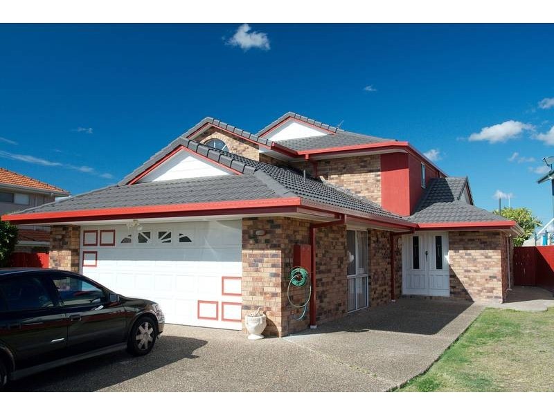 8 Parklane Place, Highland Park QLD 4211