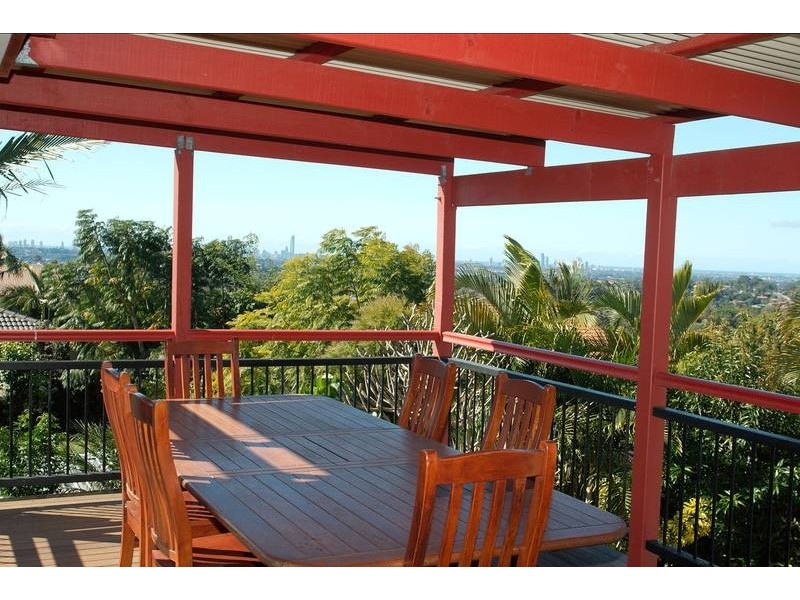 8 Parklane Place, Highland Park QLD 4211
