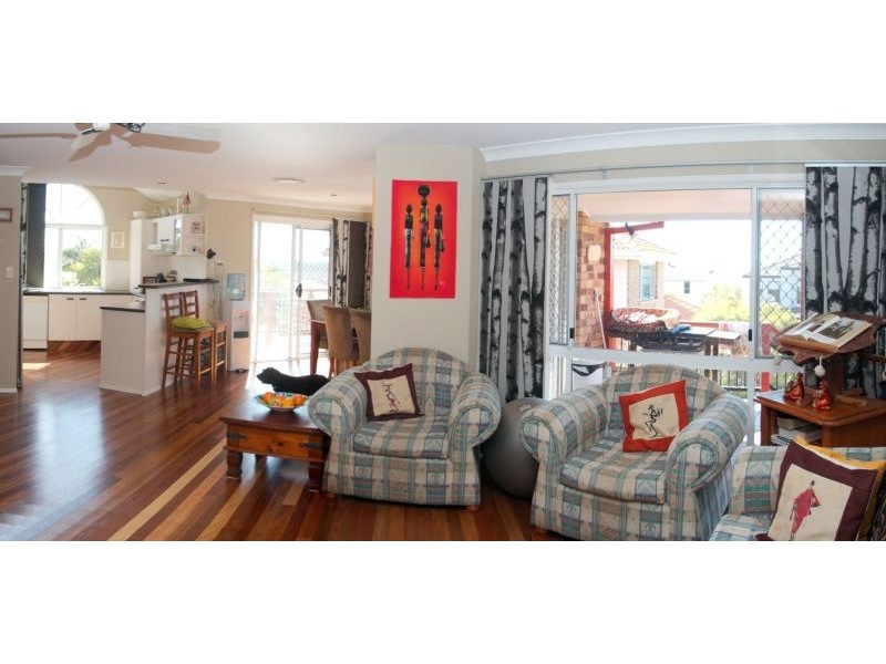 8 Parklane Place, Highland Park QLD 4211